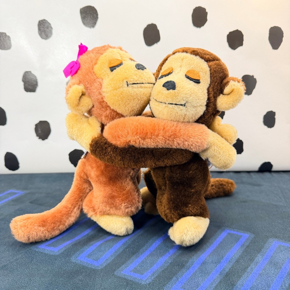 Vintage 1977 R Dakin Hugging Monkeys Plush 9" Kissing Velcro Hands Brown Orange
